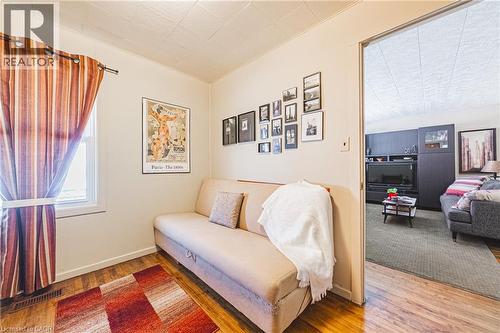 28 Munn Street, Hamilton, ON - Indoor Photo Showing Bedroom