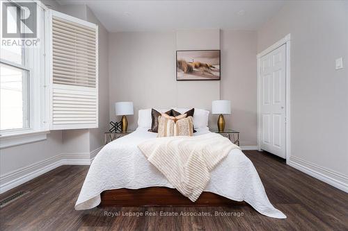 123 Market Street, Hamilton, ON - Indoor Photo Showing Bedroom