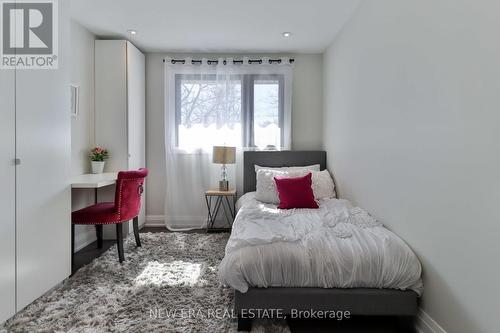 1481 Chasehurst Drive, Mississauga, ON - Indoor Photo Showing Bedroom
