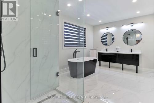 1481 Chasehurst Drive, Mississauga, ON - Indoor Photo Showing Bathroom