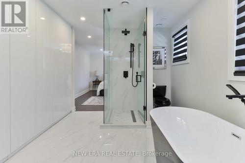 1481 Chasehurst Drive, Mississauga, ON - Indoor Photo Showing Bathroom