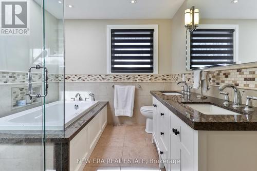 1481 Chasehurst Drive, Mississauga, ON - Indoor Photo Showing Bathroom