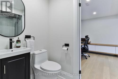1481 Chasehurst Drive, Mississauga, ON - Indoor Photo Showing Bathroom