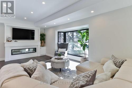 1481 Chasehurst Drive, Mississauga, ON - Indoor Photo Showing Living Room With Fireplace