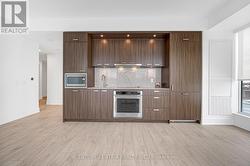305 - 858 DUPONT STREET  Toronto, ON M6G 0C1