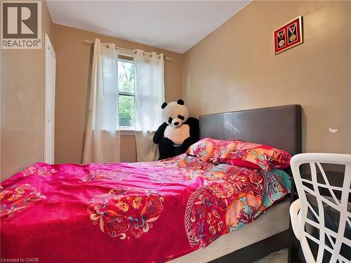 View of bedroom - 210 East 24Th Street, Hamilton, ON - Indoor Photo Showing Bedroom