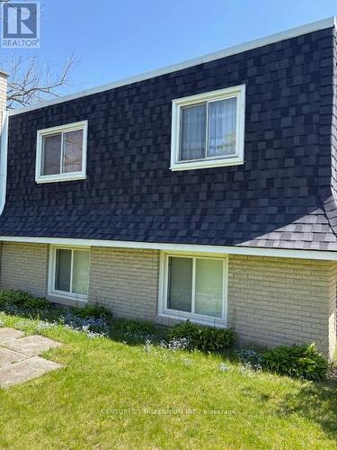 96 Shadeland Crescent, Kitchener, ON - Outdoor