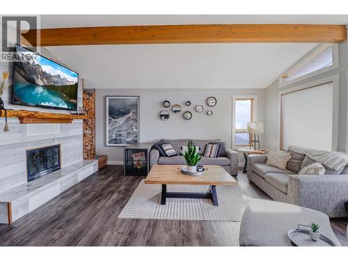 1816 Mt Connell Crescent, Cranbrook, BC - Indoor Photo Showing Living Room With Fireplace