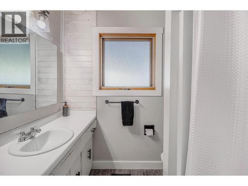 1816 Mt Connell Crescent, Cranbrook, BC - Indoor Photo Showing Bathroom