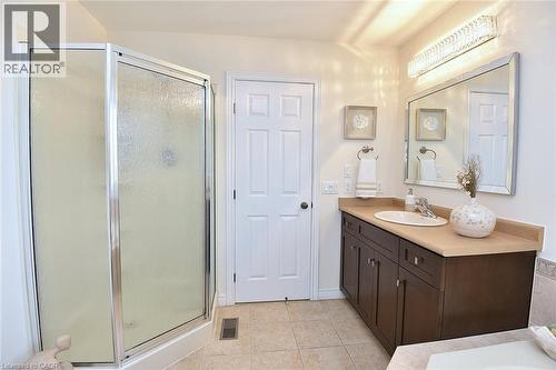 12 Degrow Crescent, Binbrook, ON - Indoor Photo Showing Bathroom