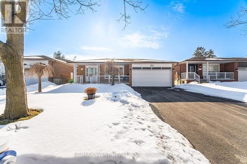 17 MALCOLM CRESCENT  Brampton, ON L6S 3C7