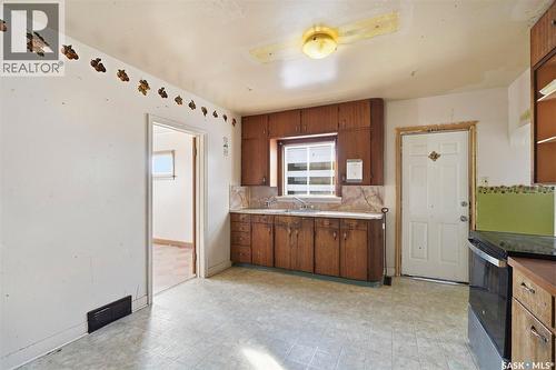 584 7Th Street E, Prince Albert, SK - Indoor Photo Showing Kitchen