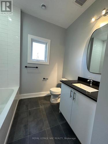 58 Griffith Street, Welland (Welland Downtown), ON - Indoor Photo Showing Bathroom
