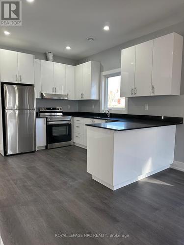58 Griffith Street, Welland (Welland Downtown), ON - Indoor Photo Showing Kitchen With Upgraded Kitchen