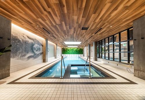 Pool - 317-288 Rue Richmond, Montréal (Le Sud-Ouest), QC - Indoor Photo Showing Other Room With In Ground Pool
