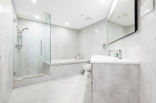 Salle de bains attenante à la CCP - 1401A-2000 Rue Drummond, Montréal (Ville-Marie), QC - Indoor Photo Showing Bathroom