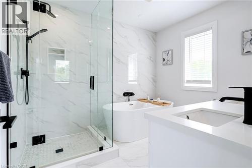 5199 Broughton Crescent, Burlington, ON - Indoor Photo Showing Bathroom