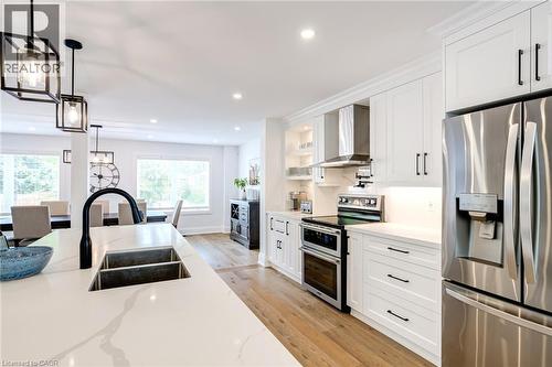 5199 Broughton Crescent, Burlington, ON - Indoor Photo Showing Kitchen With Double Sink With Upgraded Kitchen