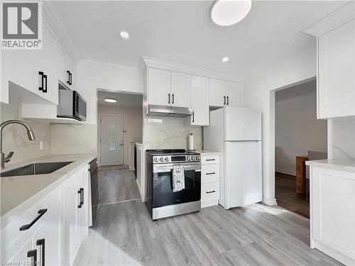 238 Kent Crescent, Burlington, ON - Indoor Photo Showing Kitchen