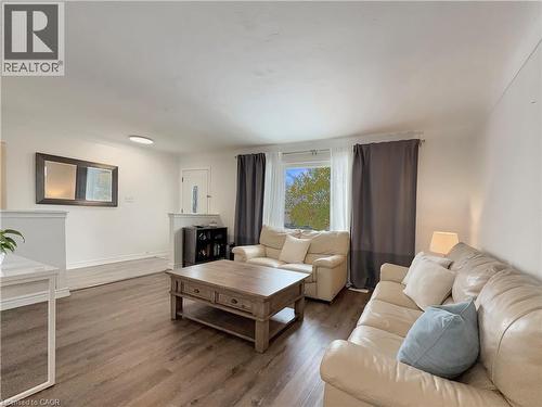238 Kent Crescent, Burlington, ON - Indoor Photo Showing Living Room