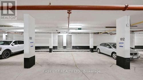 150 Alton Crescent, Vaughan, ON - Indoor Photo Showing Garage