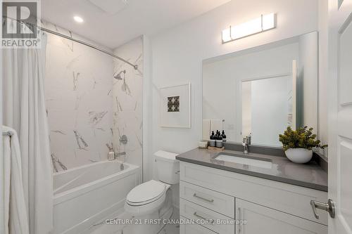308 - 1560 Upper West Avenue, London South (South B), ON - Indoor Photo Showing Bathroom