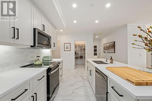 308 - 1560 Upper West Avenue, London South (South B), ON - Indoor Photo Showing Kitchen With Double Sink With Upgraded Kitchen