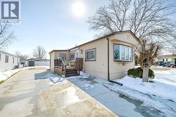 29 PARKSIDE  Mcgregor, ON N0R 1J0