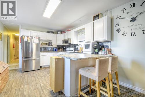 29 Parkside, Mcgregor, ON - Indoor Photo Showing Kitchen