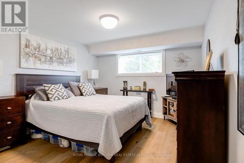 5199 Broughton Crescent, Burlington, ON - Indoor Photo Showing Bedroom