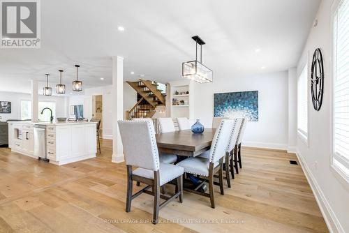 5199 Broughton Crescent, Burlington, ON - Indoor Photo Showing Dining Room