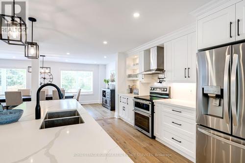 5199 Broughton Crescent, Burlington, ON - Indoor Photo Showing Kitchen With Double Sink With Upgraded Kitchen
