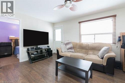 341 Corvette Street, Welland, ON - Indoor Photo Showing Living Room