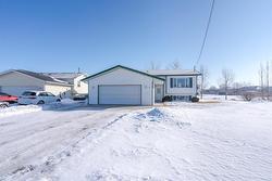 24 Poplar Place  Mitchell, MB R5G 1H1