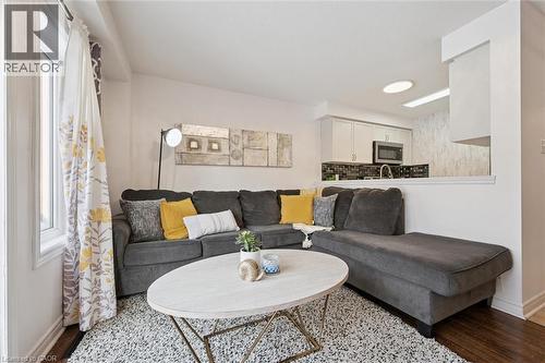 91 Lambeth Way, Guelph, ON - Indoor Photo Showing Living Room