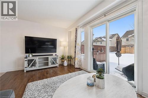 91 Lambeth Way, Guelph, ON - Indoor Photo Showing Living Room