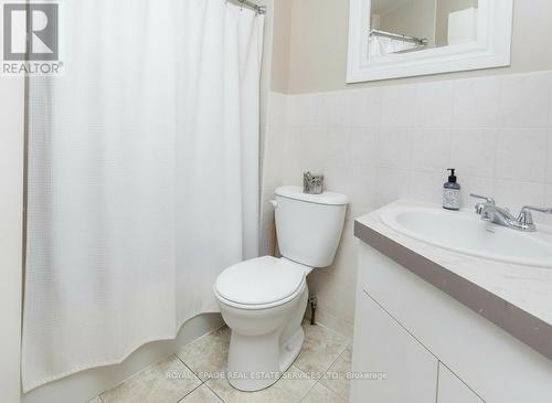 43 Rosemont Avenue, Hamilton, ON - Indoor Photo Showing Bathroom