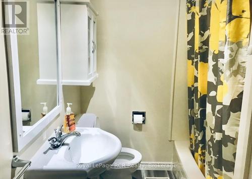 Bathroom photo was taken before tenant moved in - 382 3Rd Street, Hanover, ON - Indoor Photo Showing Bathroom