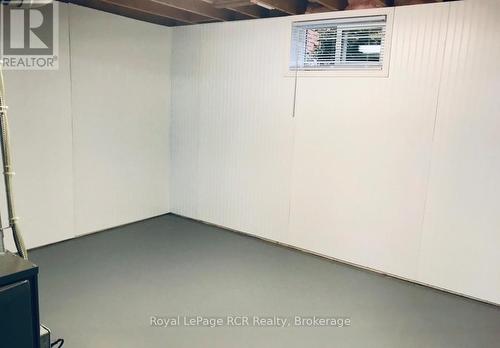 photo was taken before tenant moved in - 382 3Rd Street, Hanover, ON - Indoor Photo Showing Other Room