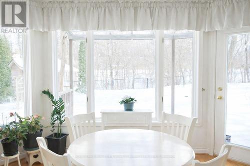 3952 Rolling Valley Drive, Mississauga, ON - Indoor Photo Showing Dining Room