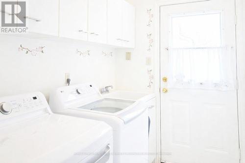 3952 Rolling Valley Drive, Mississauga, ON - Indoor Photo Showing Laundry Room