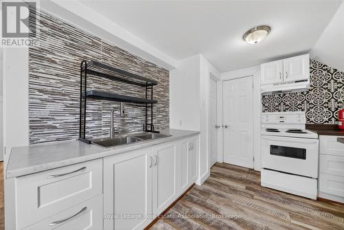 881 Lakeshore Road E, Mississauga, ON - Indoor Photo Showing Kitchen With Double Sink