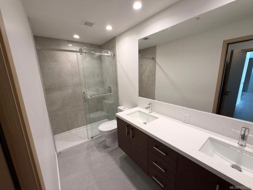 606-6320 Sentinal Dr, Nanaimo, BC - Indoor Photo Showing Bathroom