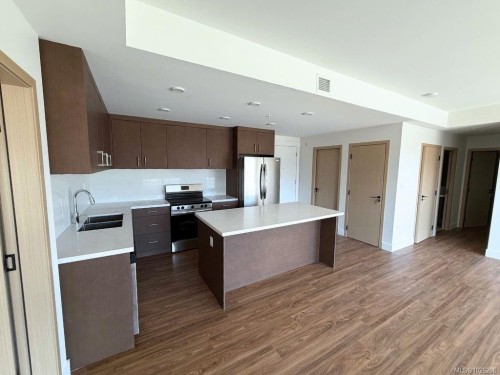606-6320 Sentinal Dr, Nanaimo, BC - Indoor Photo Showing Kitchen