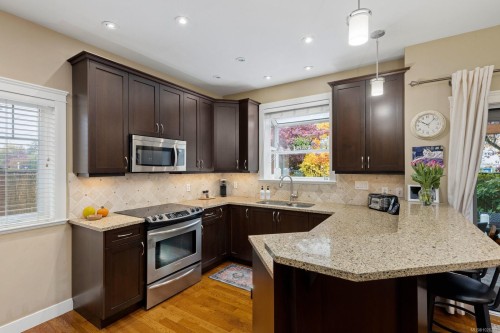 2324 Malaview Ave, Sidney, BC 