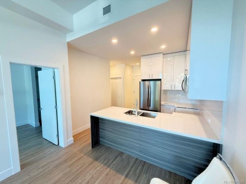 106-6320 Sentinal Dr, Nanaimo, BC - Indoor Photo Showing Kitchen