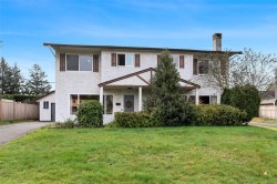 1725/1727 Ashdale Pl  Saanich, BC V8N 1P1