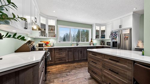 141 Wadlegger Road, Clearwater, BC - Indoor Photo Showing Kitchen With Upgraded Kitchen