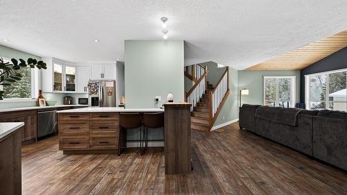 141 Wadlegger Road, Clearwater, BC - Indoor Photo Showing Kitchen