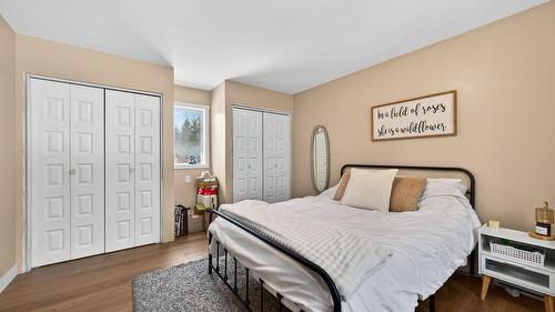 141 Wadlegger Road, Clearwater, BC - Indoor Photo Showing Bedroom